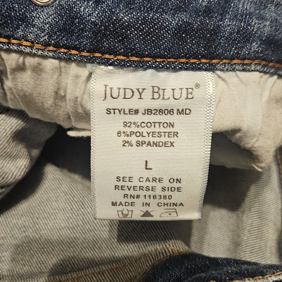 Judy Blue Denim Skort Size Large. With Stretch. - Picture 5 of 8